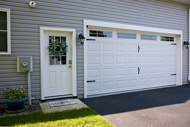 24/7 Emergency Garage Door experts in Lansing, KS